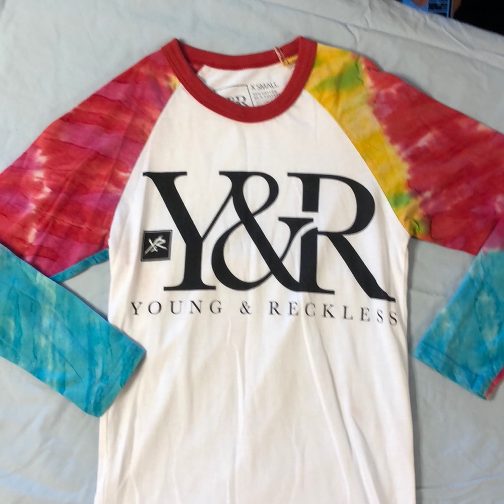 Young & Restless tie dye 3/4 length sleeve. 💛